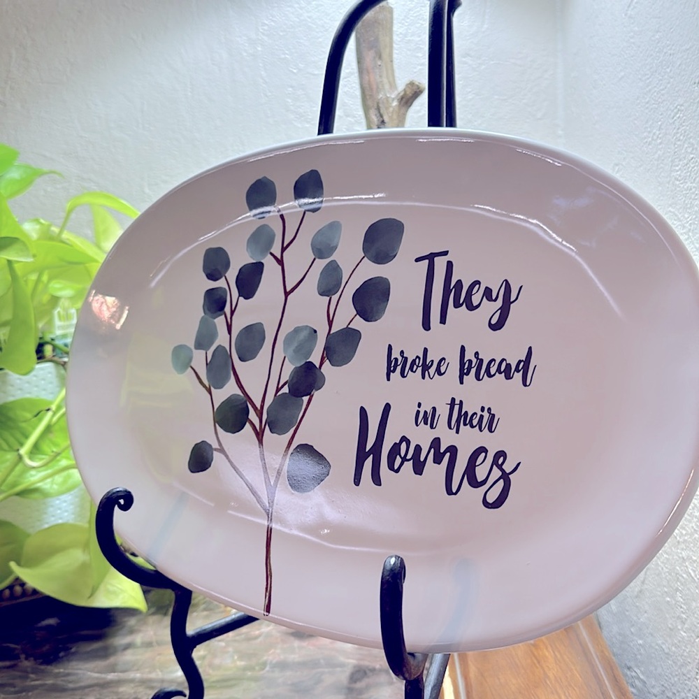 Home Decor “broke bread “collection New Beautiful Cream W/ shades of sage green - Picture 3 of 7